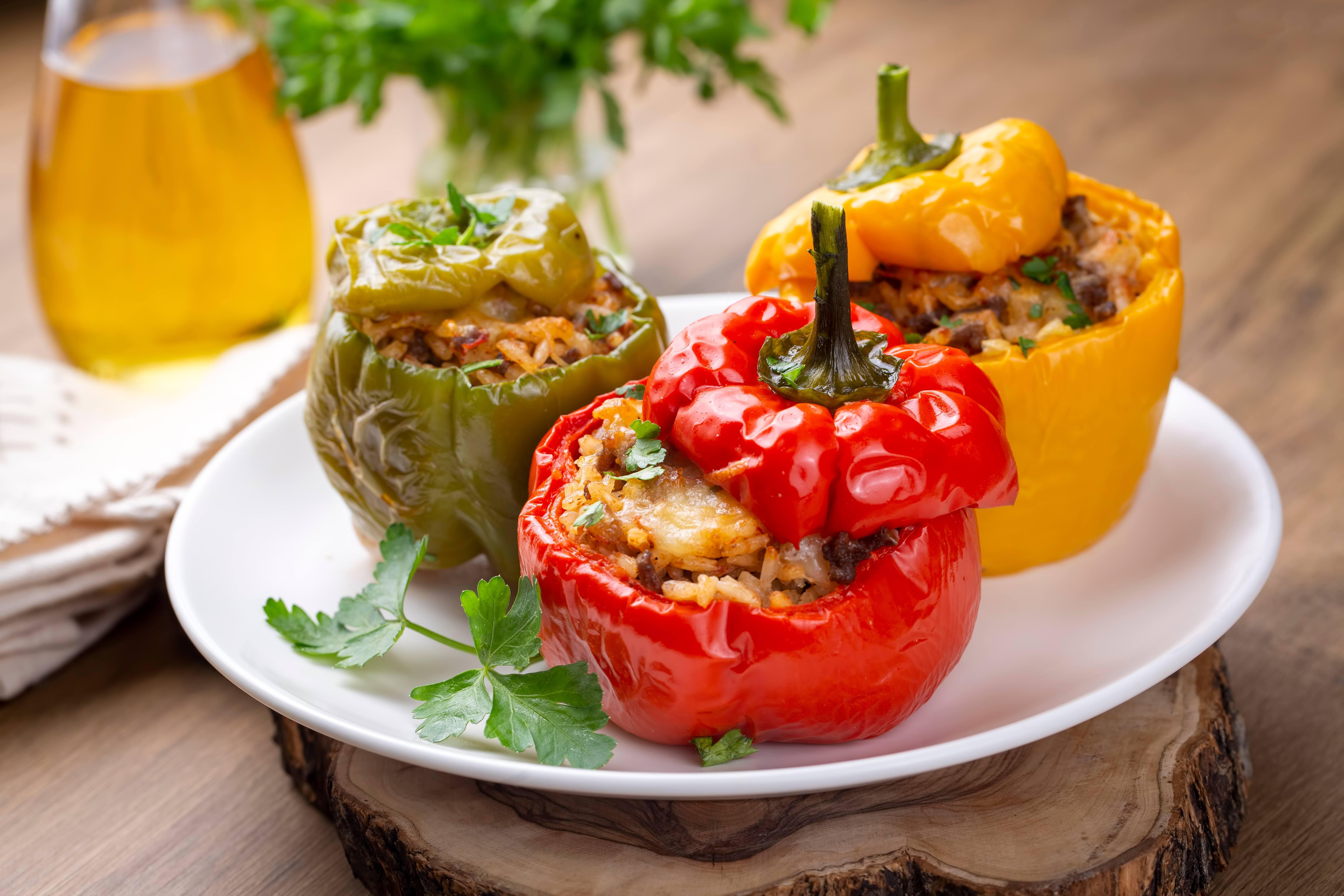Pimientos Rellenos de Picado Navideño
