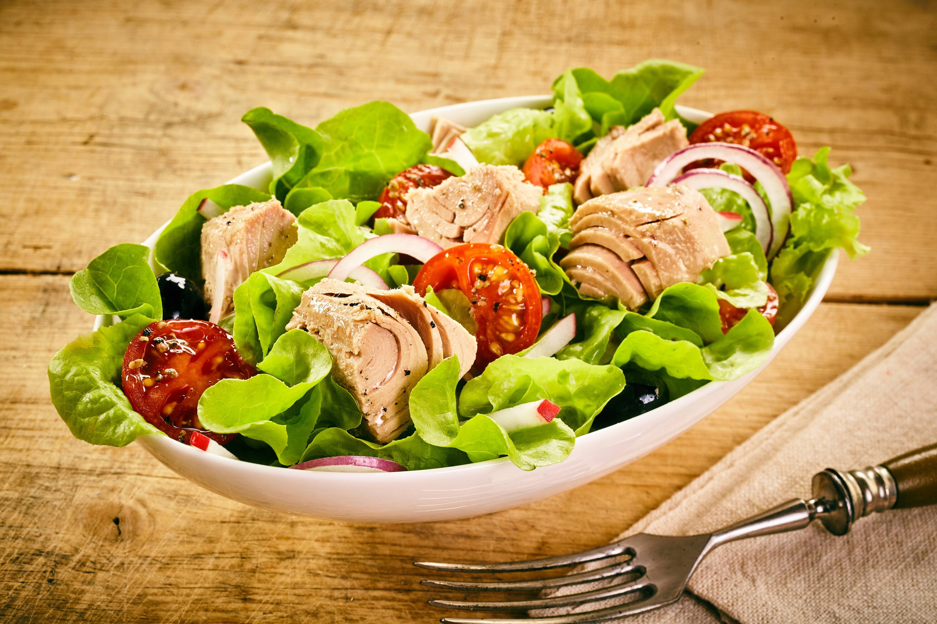 Ensalada de Atún Mediterránea