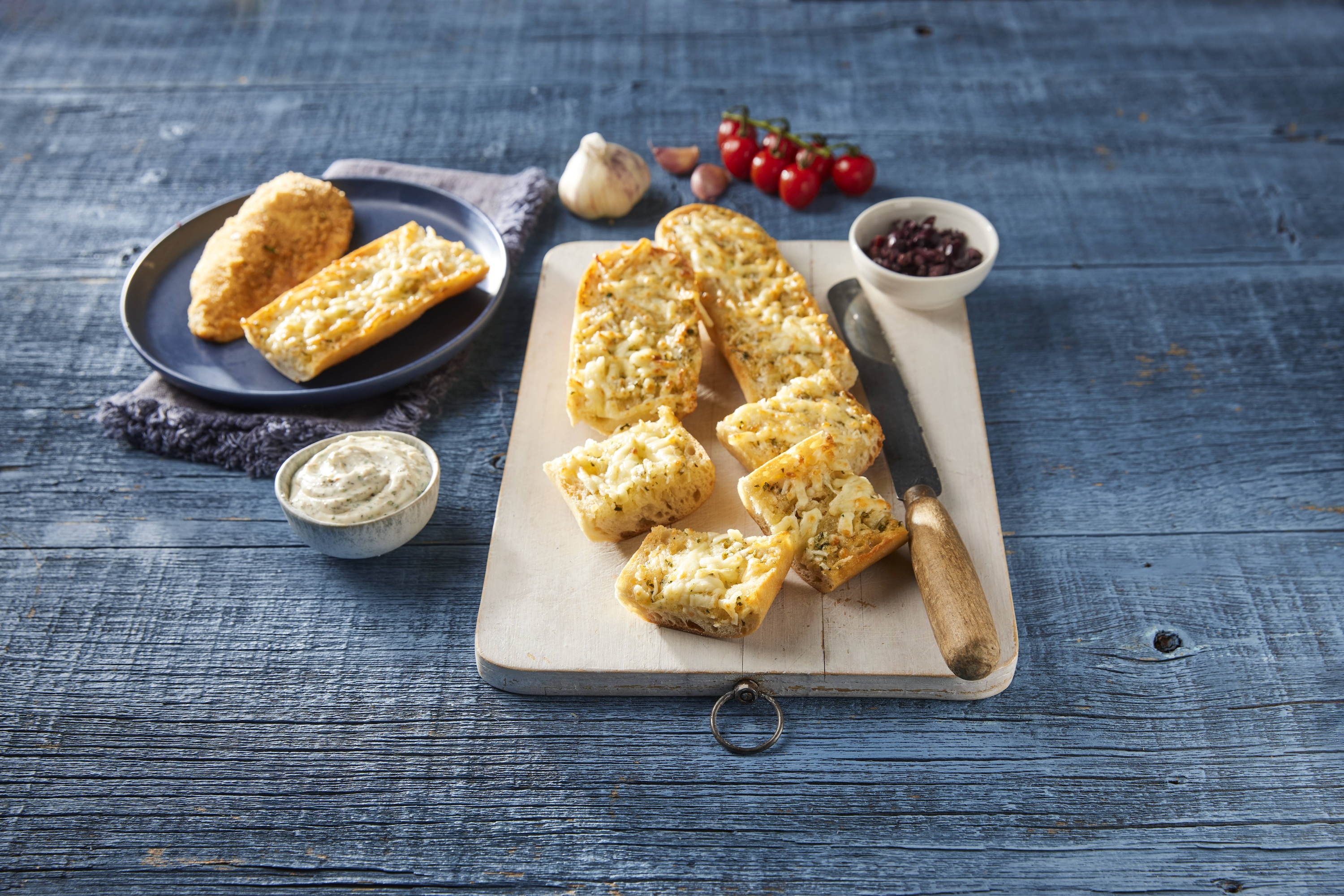 Cheesy Italian Herb & Garlic Bread | Hellmann's US