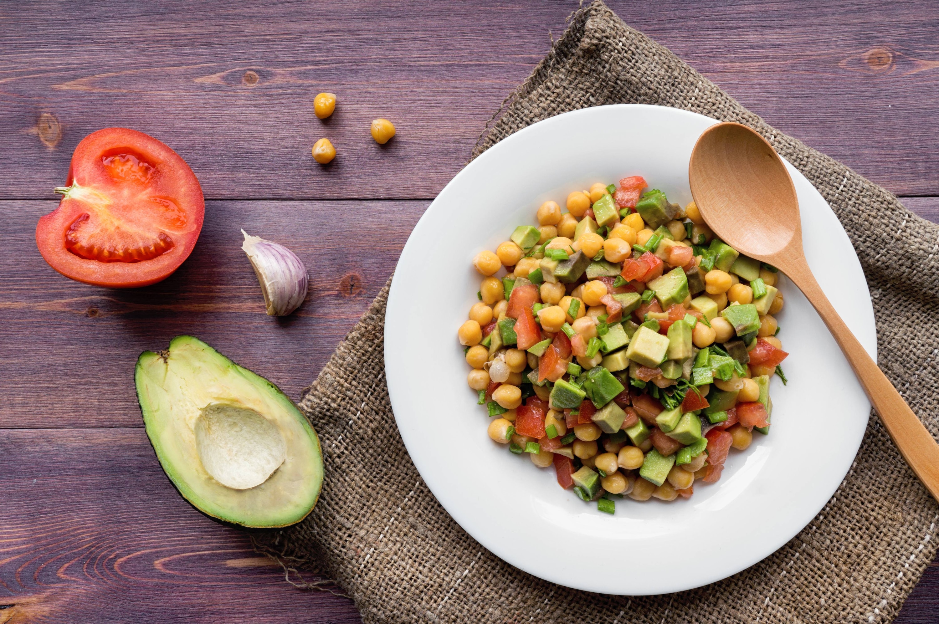 Ensalada de Garbanzos y Aguacate