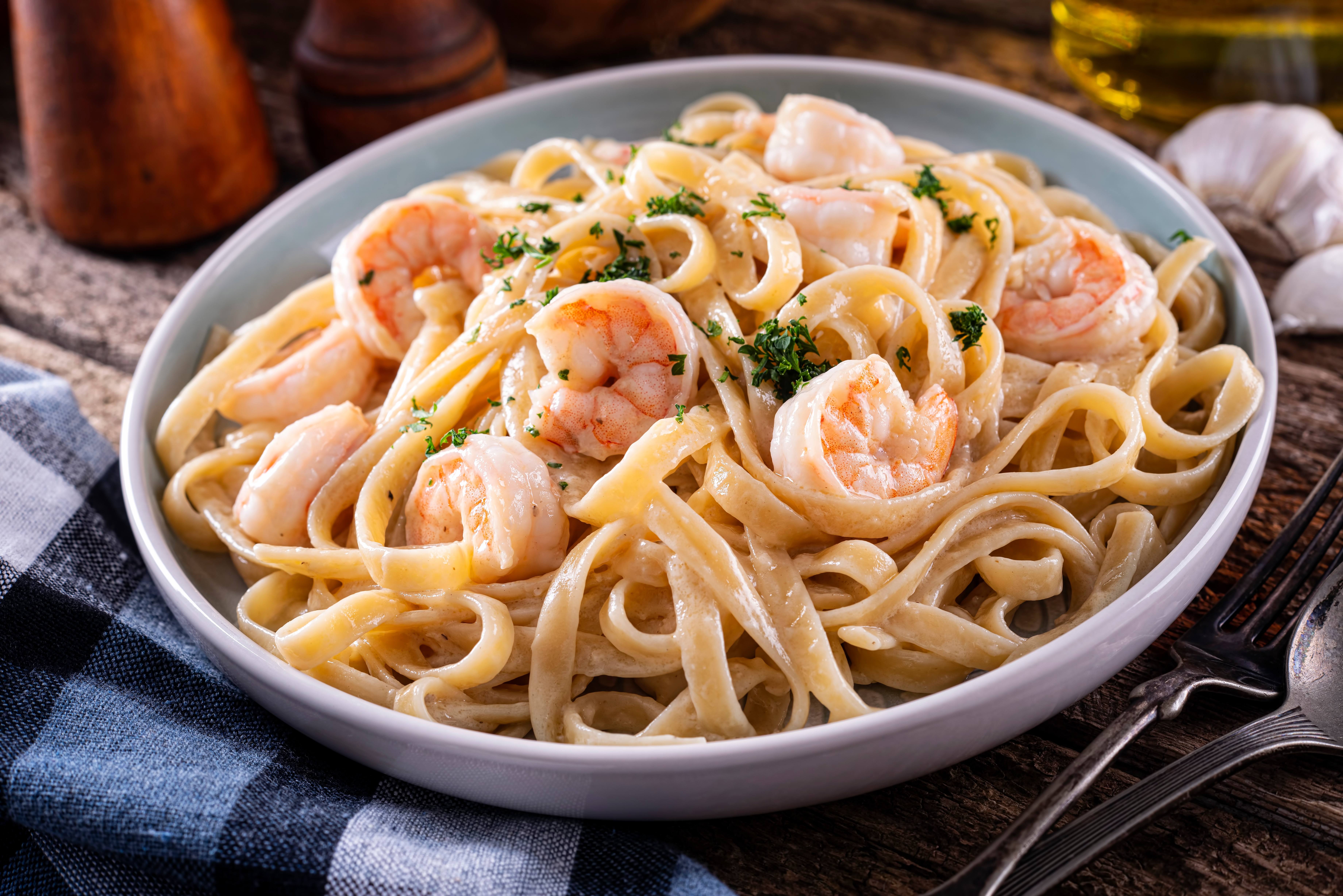 Linguini con Camarones a la Crema de Ajo