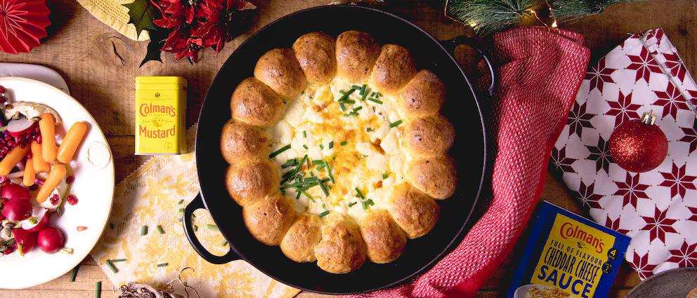 Creamy baked dip wreath