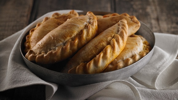 EMPANADA SALTEÑA 1 H 10 Mins  recipe