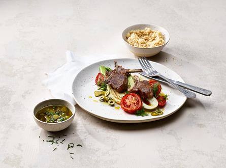 Lammkoteletts mit Fenchel und Petersilien-Sardellen-Relish