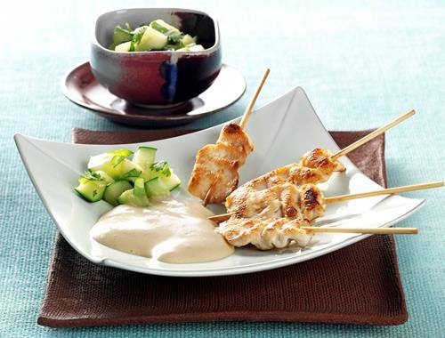 Hähnchen-Satés mit Erdnusscreme-Espuma