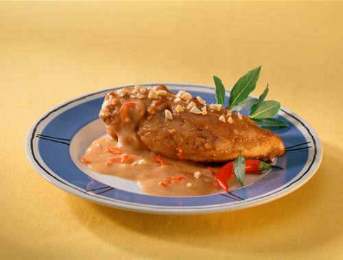Hähnchenbrust-Filet in Erdnuss-Sauce