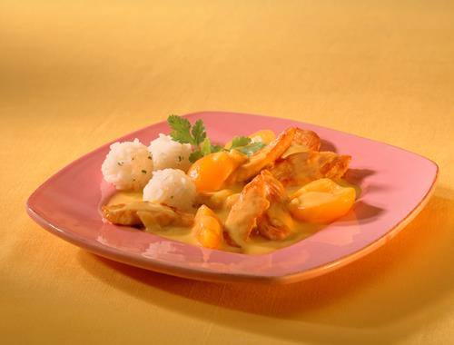 Geflügelgeschnetzeltes mit Aprikosen und Kokosmilch