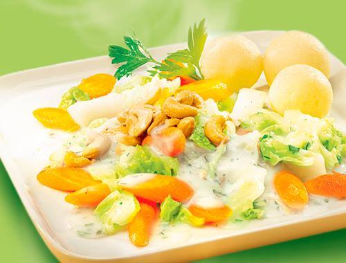 Karotten-Chinakohlgemüse mit Cashewkernen