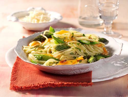 Spaghetti Primavera mit Spargel