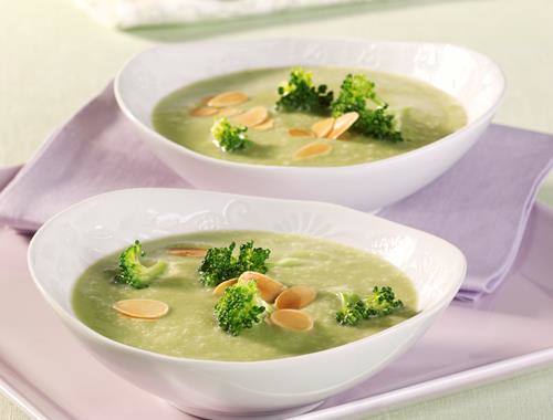 Röschensuppe mit Mandelblättchen