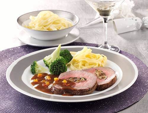 Gefülltes Rinderfilet mit Kürbis-Chili-Sauce