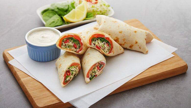 Wrap Salmon Pedas & Bayam