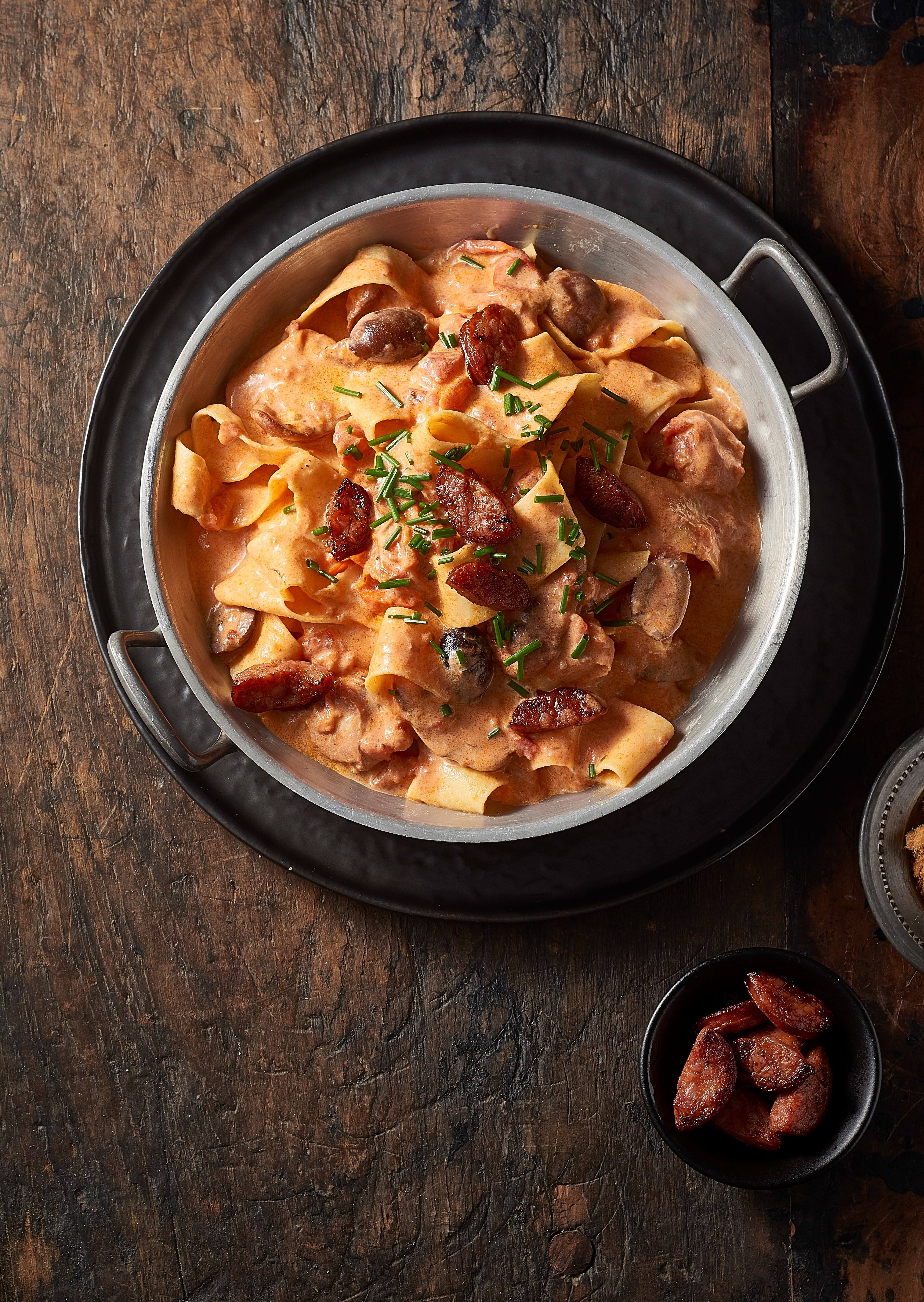 Chorizo, Cherry Tomato & Olive pasta 25 Mins  recipe