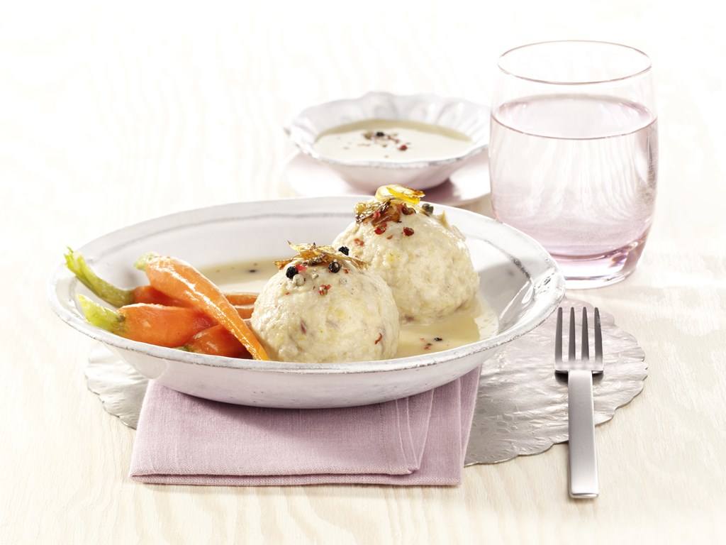 Geräuchterte Fischbällchen in Pfeffer-Schalotten-Sauce Rezept - Rezept & Bild
