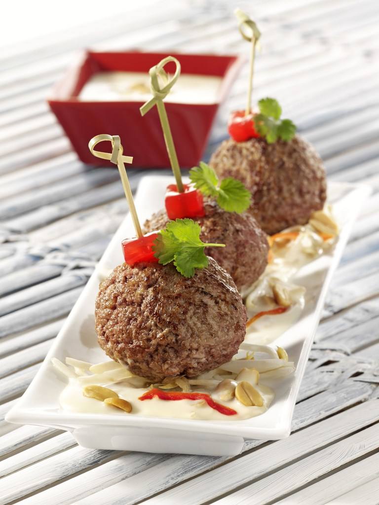 Hackfleischbällchen mit Erdnuss-Kokossauce Rezept - Rezept & Bild