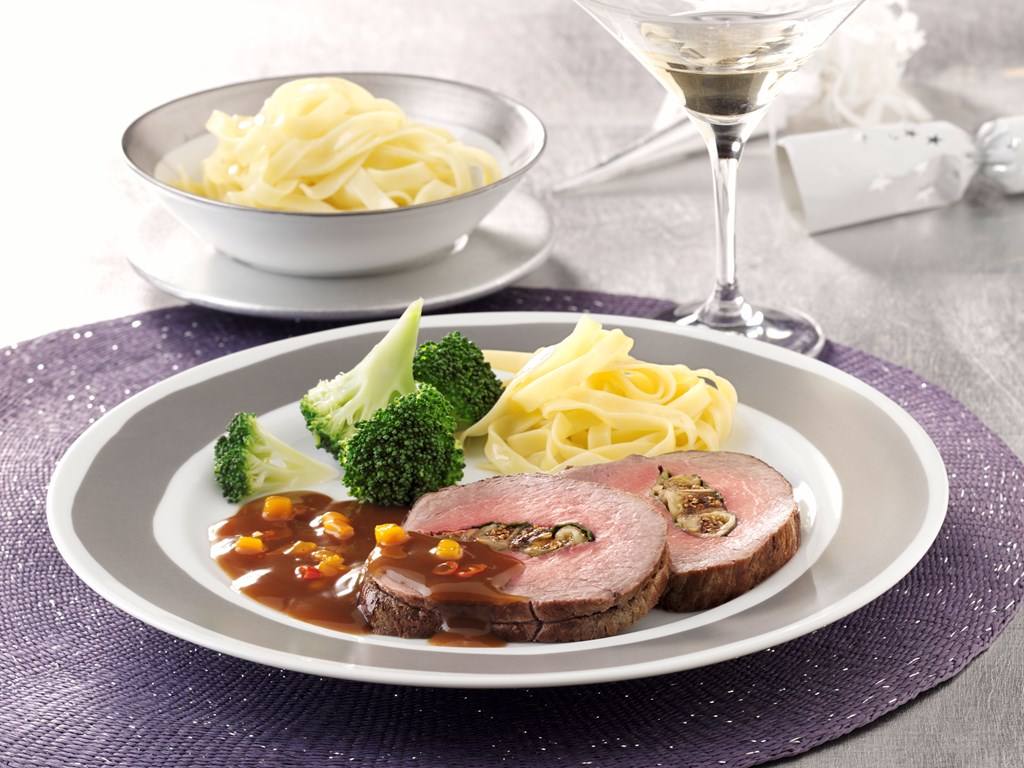 Gefülltes Rinderfilet mit Kürbis-Chili-Sauce Rezept - Rezept & Bild