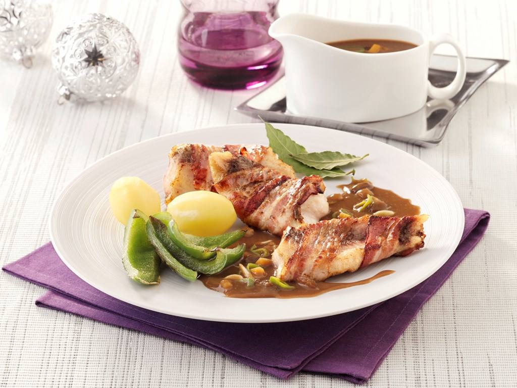 Karpfenfilets im Speckmantel mit Biersauce Rezept - Rezept & Bild