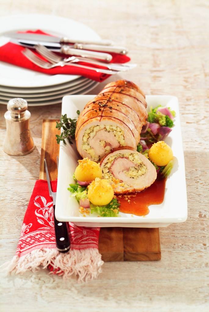 Putenrollbraten mit Apfelsauce Rezept - Rezept & Bild