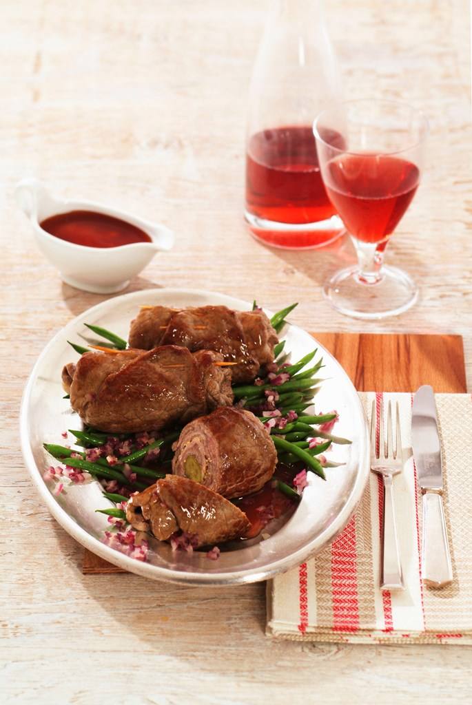 Rinderrouladen in Rotweinsauce Rezept - Rezept & Bild