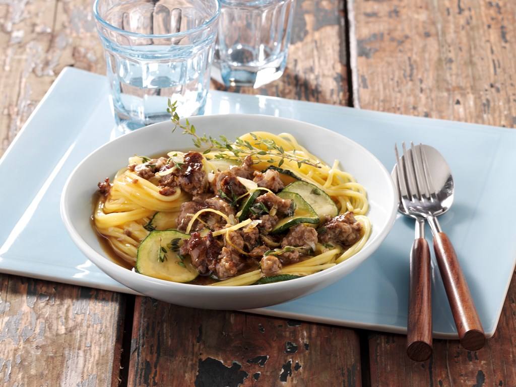 Spaghetti mit Hack-Zucchini-Sauce Rezept - Rezept & Bild