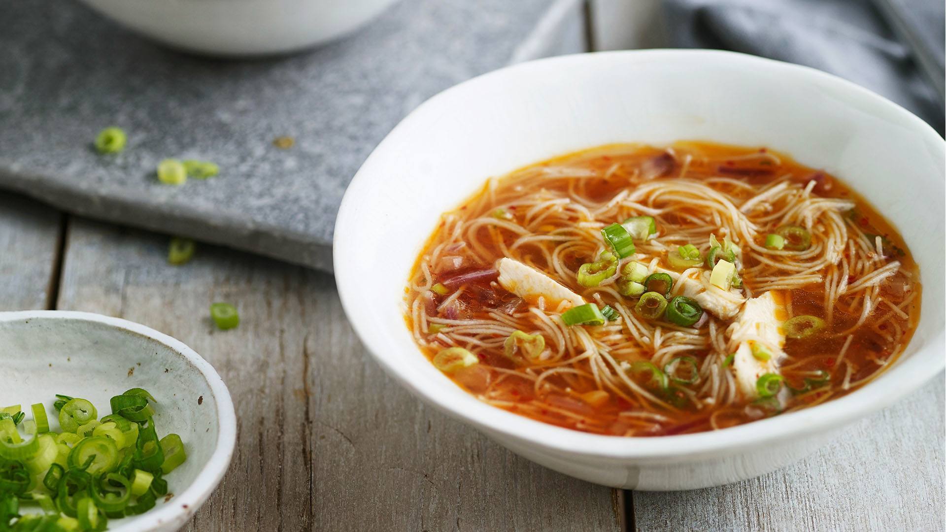 Hot & sour chicken soup 25 Mins  recipe