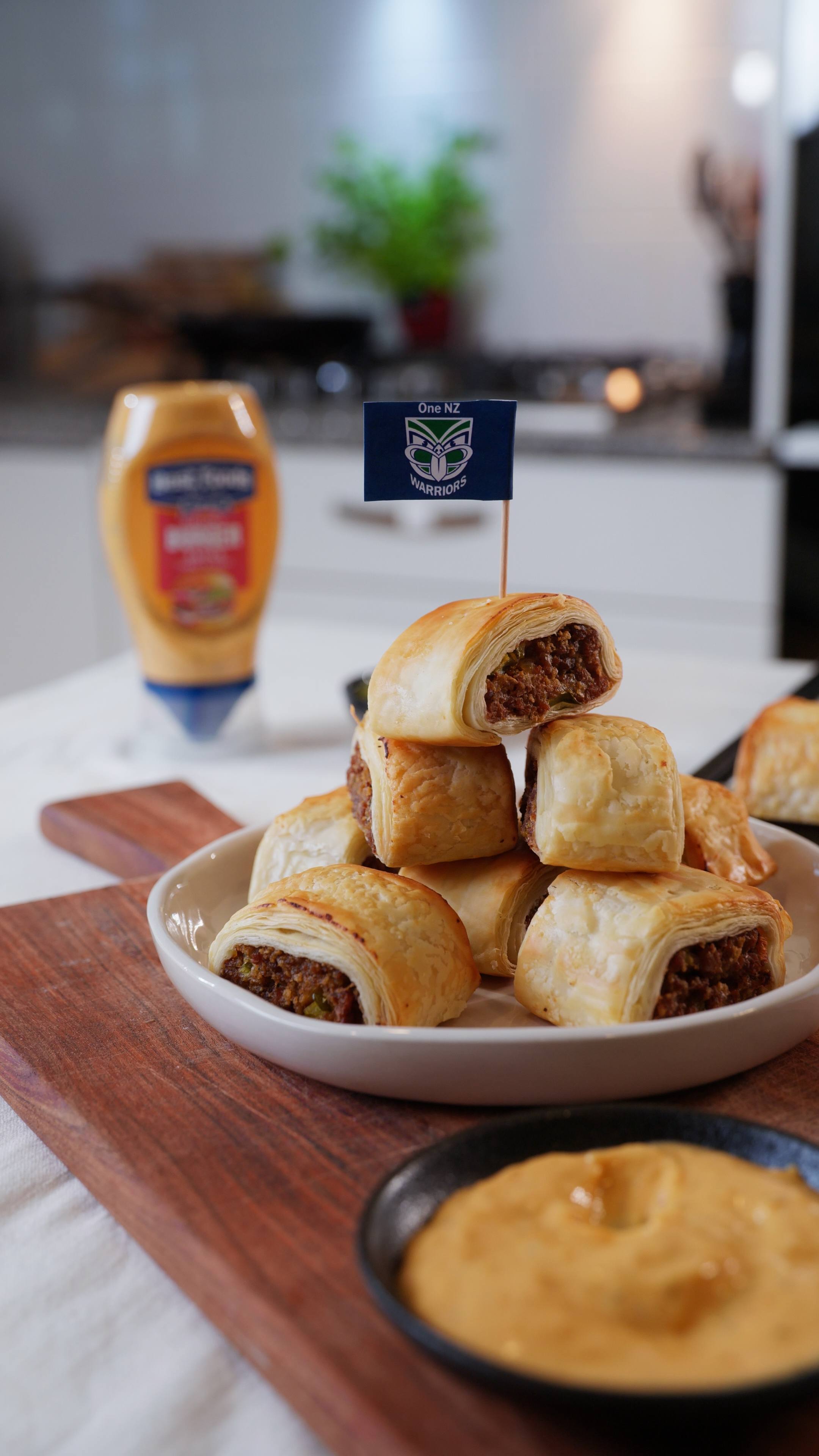 Burger Sauce Saussie Rolls
