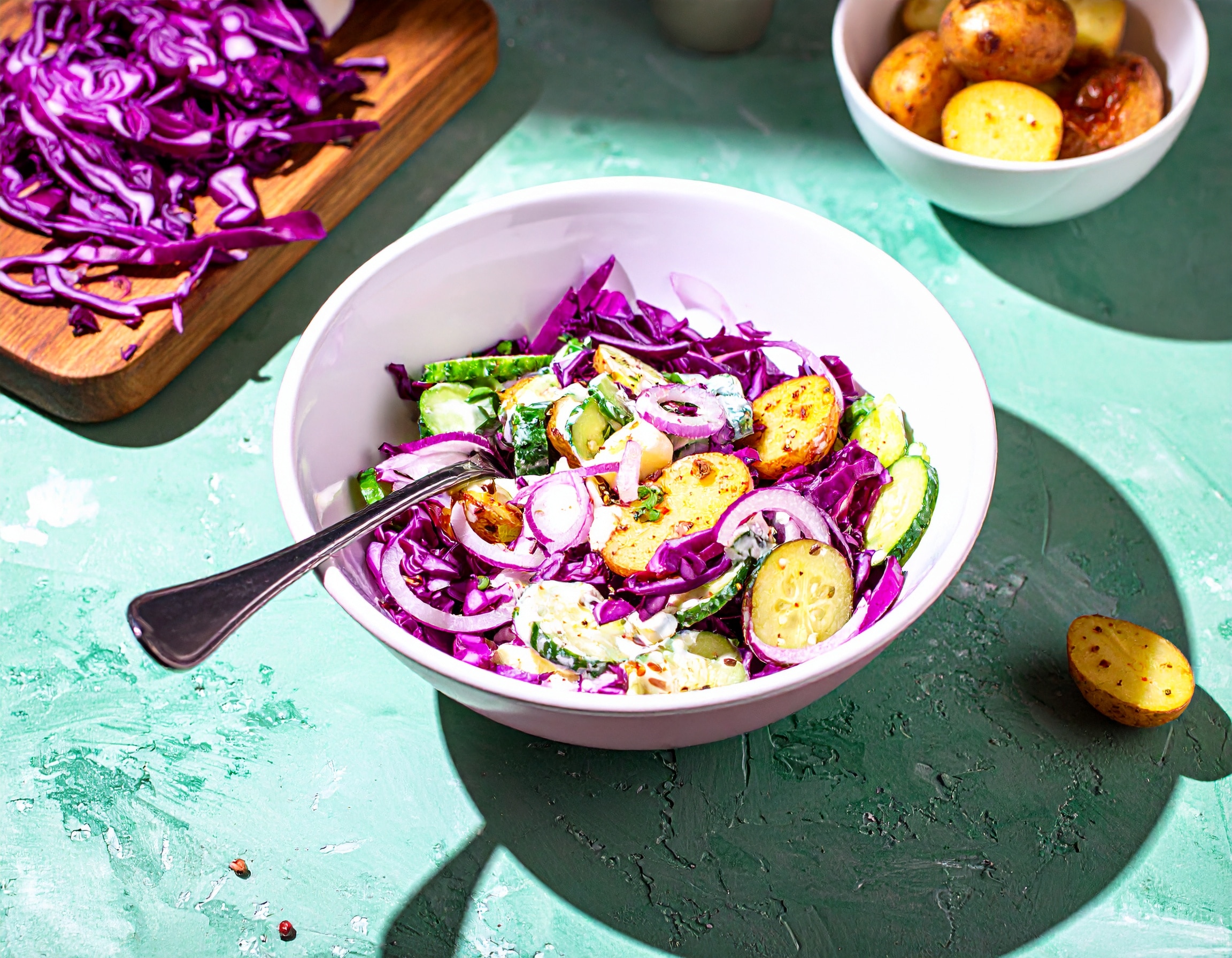 Knorr - Herbstlicher Rotkohl-Salat mit gerösteten Kartoffeln