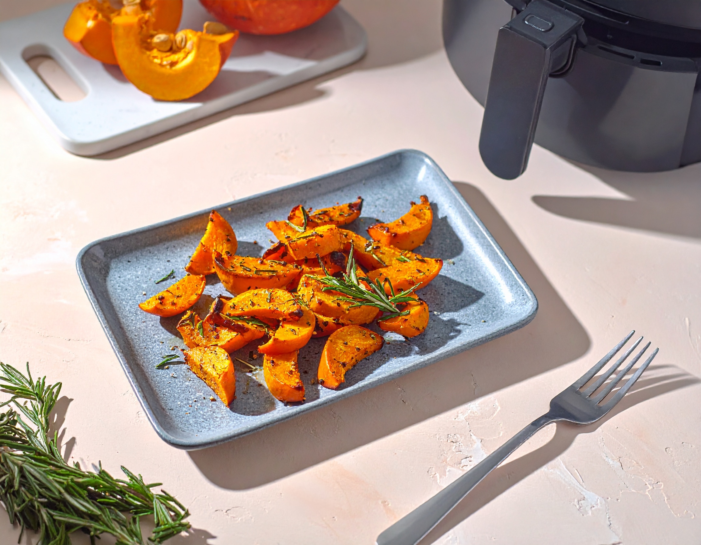 Knorr - Gerösteter Hokkaido-Kürbis mit Rosmarin in der Heißluftfritteuse 26 Min  recipe