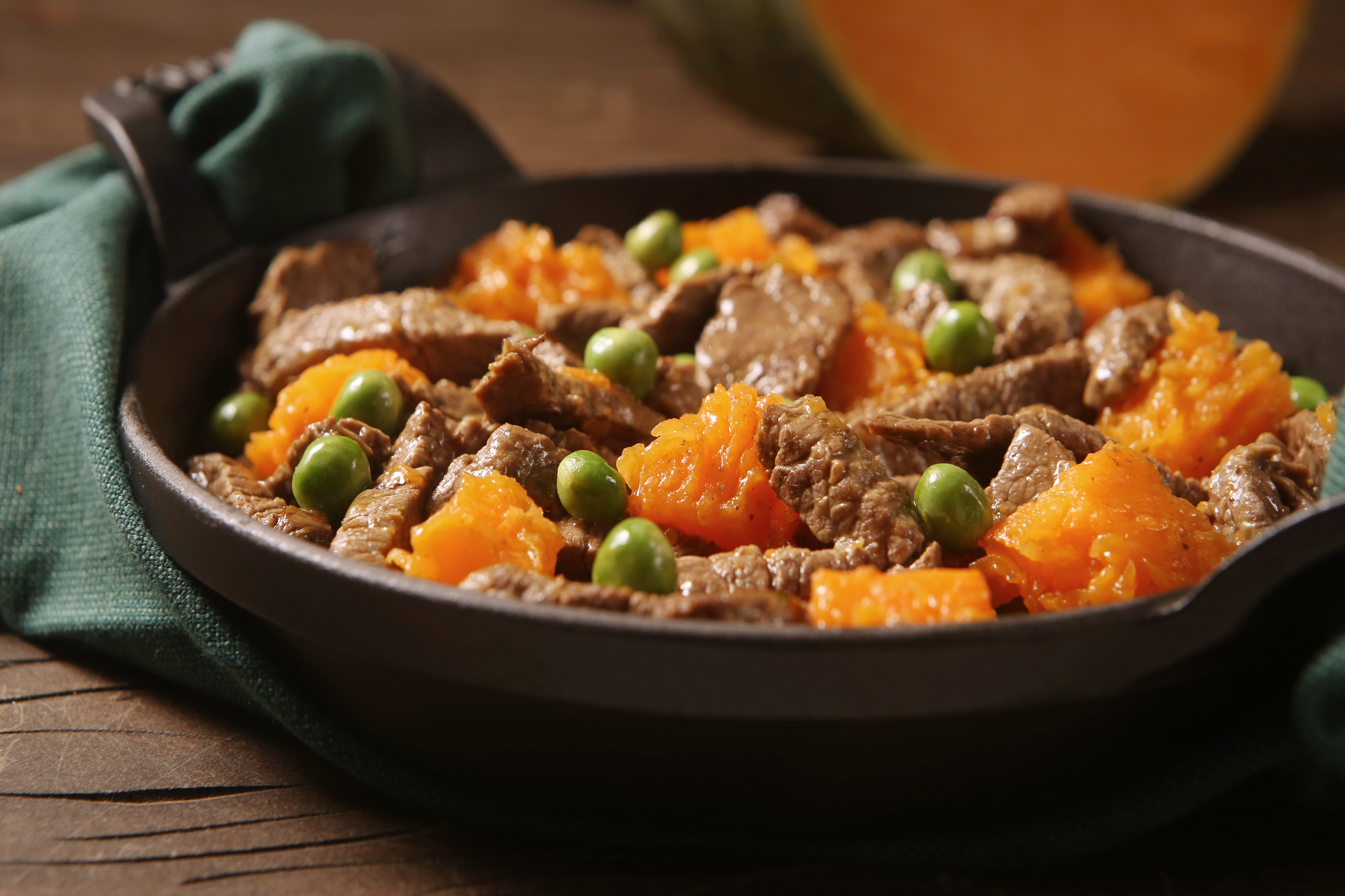 Carne com abóbora e ervilha