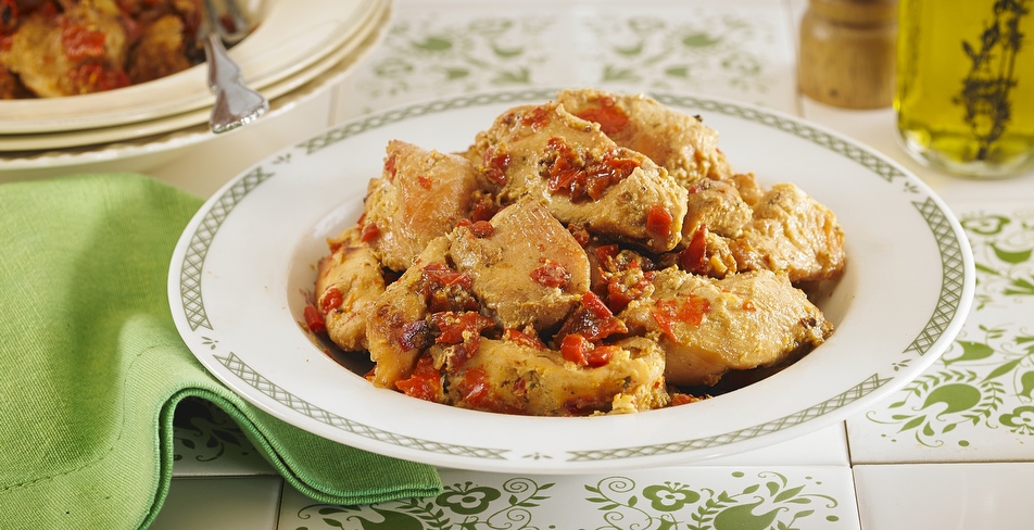 Tiras de frango com requeijão e pimentão vermelho