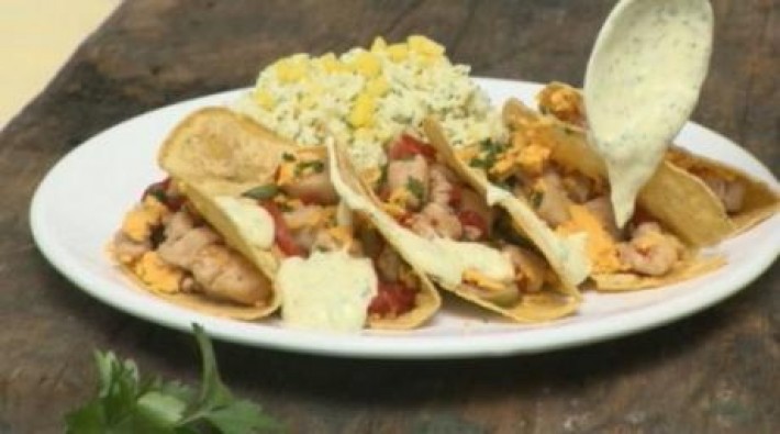 Tacos de pollo con arroz de mango