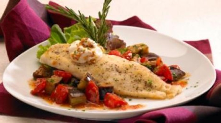 Pescado deleite con verduras al romero