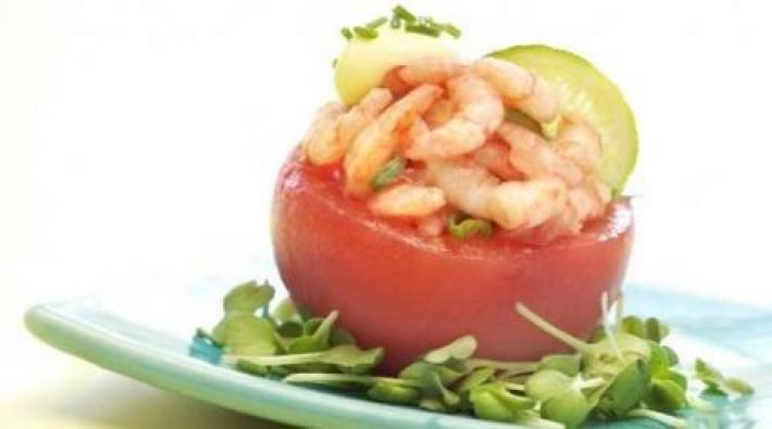 Tomates rellenos de camarones