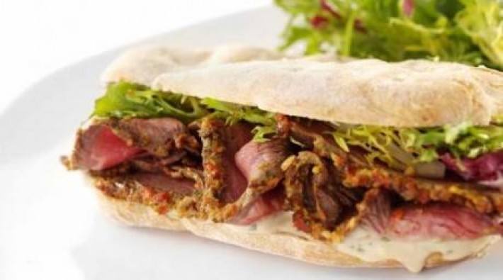 Sandwich de bife de chorizo con hellmann´s