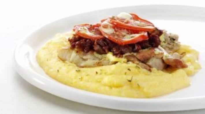 Pata de pollo deshuesada a la plancha y gratinada