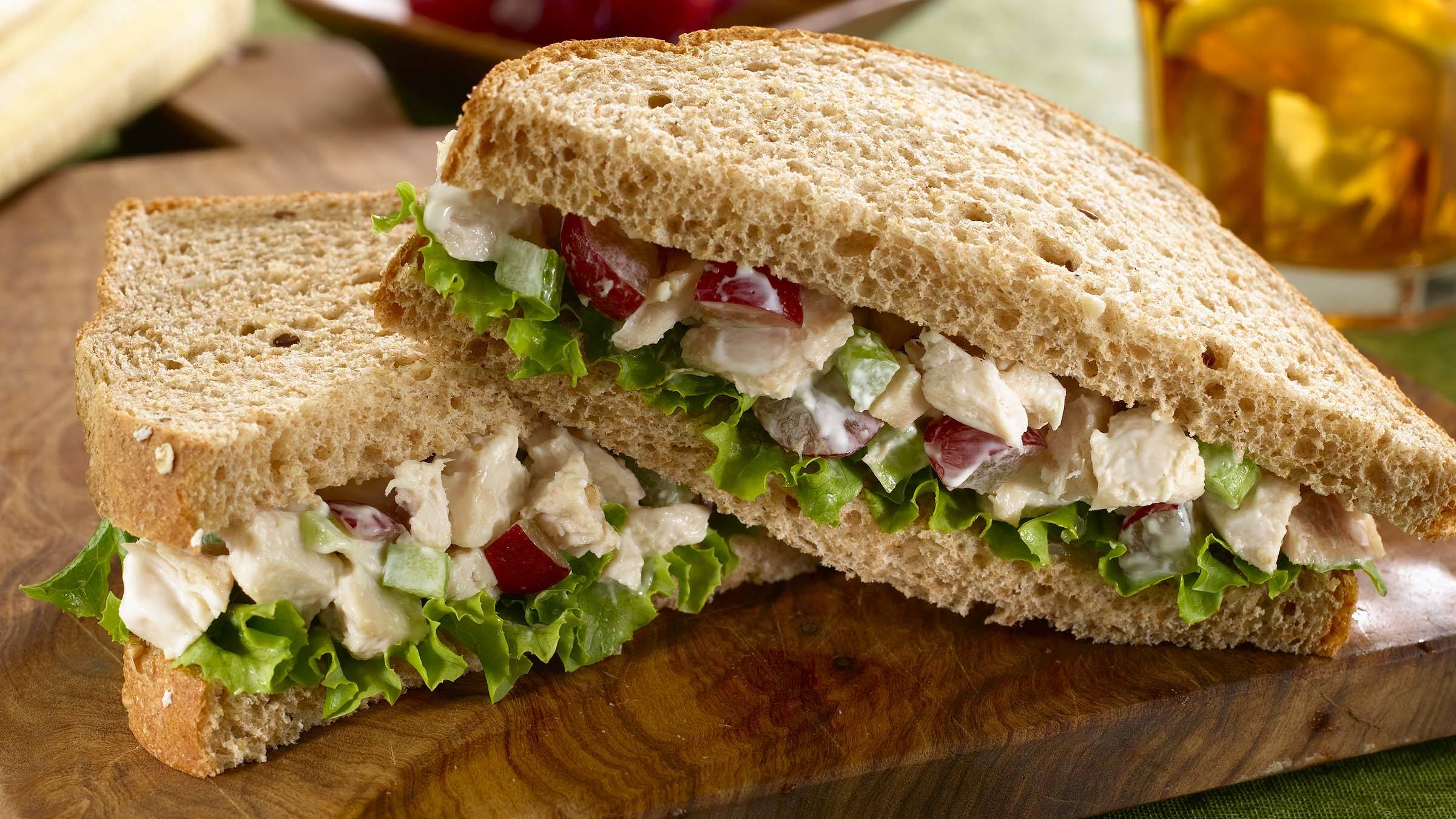 Sandwich à la salade de poulet