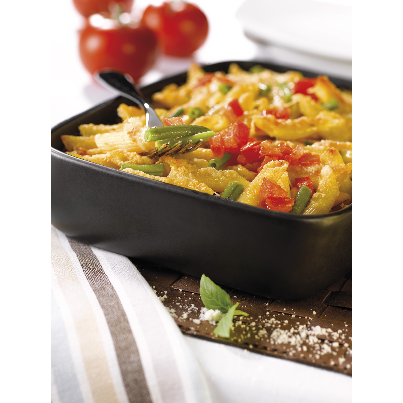 Gegratineerde pasta met groenten en tonijn