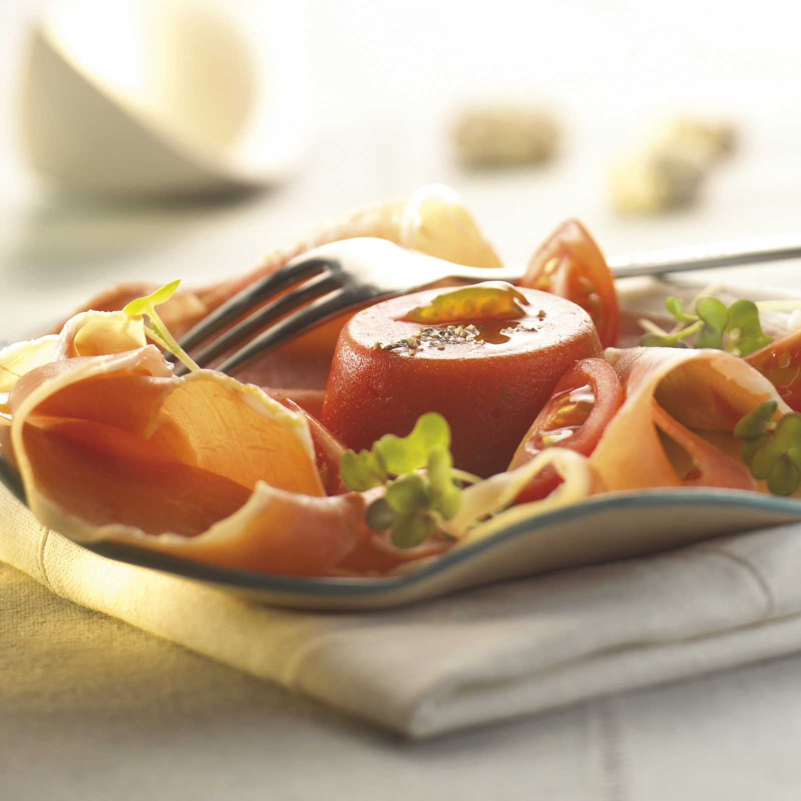 Tourelles de tomates à la cannelle et au jambon