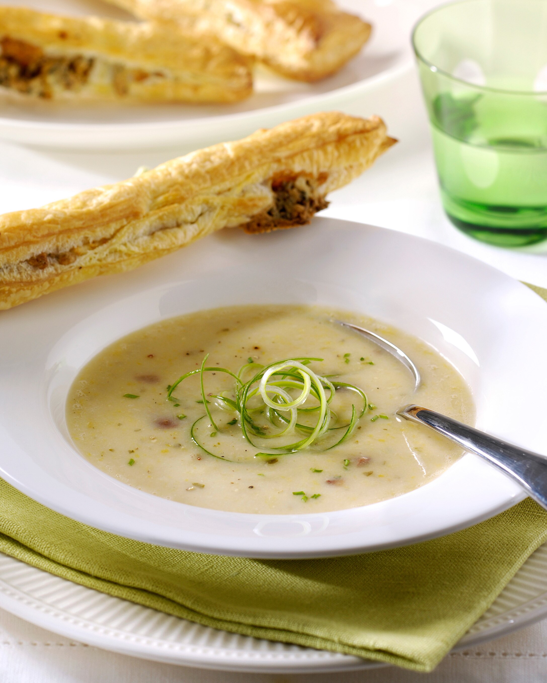 Knorr Groenteweelde soep met Beaufortkaas en krokante stengels