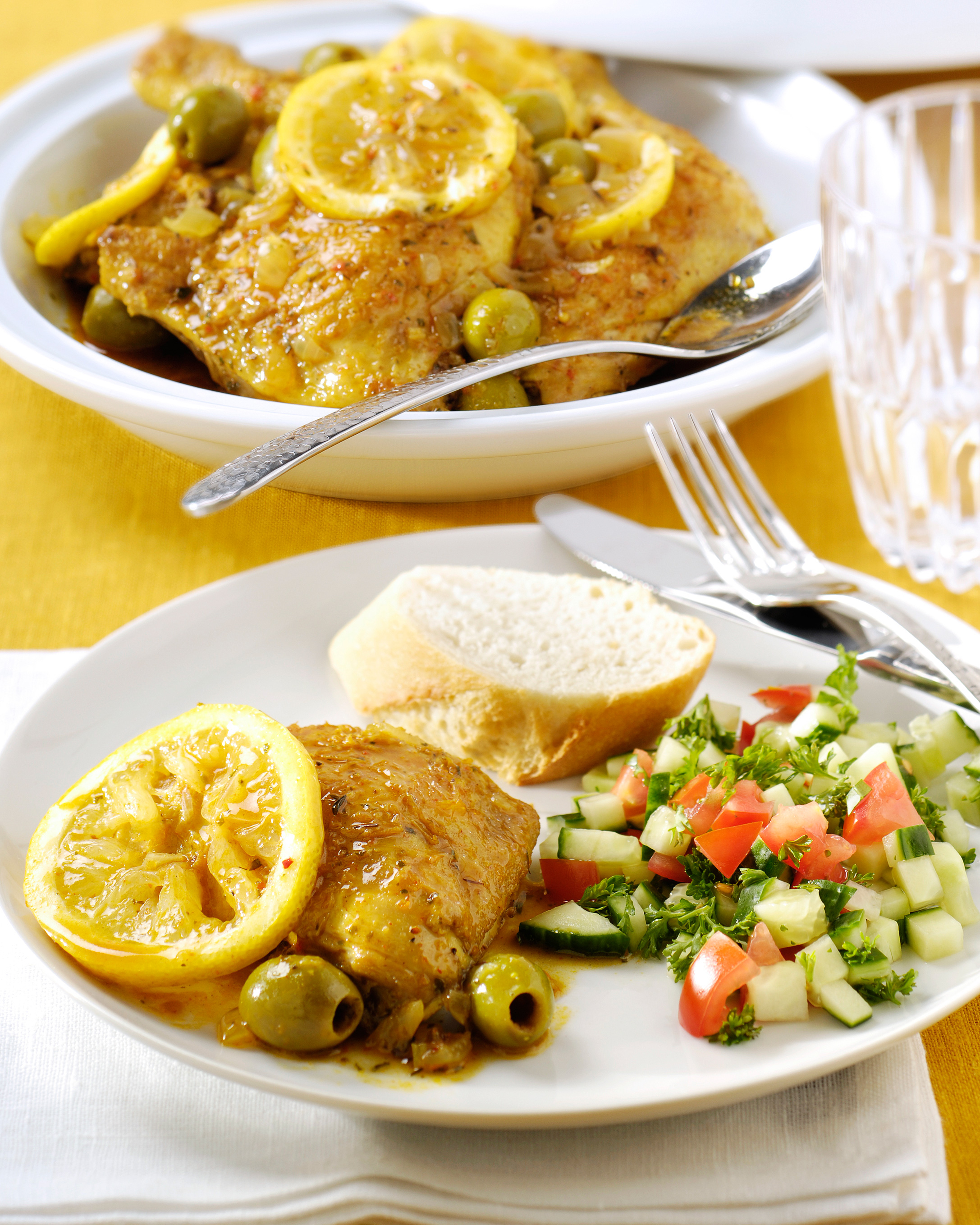 Kiptajine met citroen en olijven