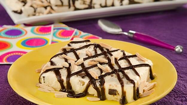 Sundaes de masas de galleta listos para comer