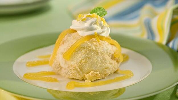 Sundaes de pastel de limón y merengue