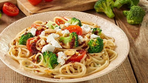Spaghetti met geitenkaas en broccoli