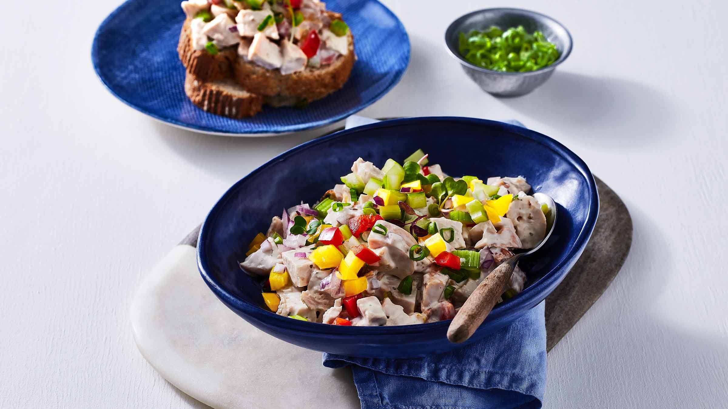 Ensalada de pollo en trozos