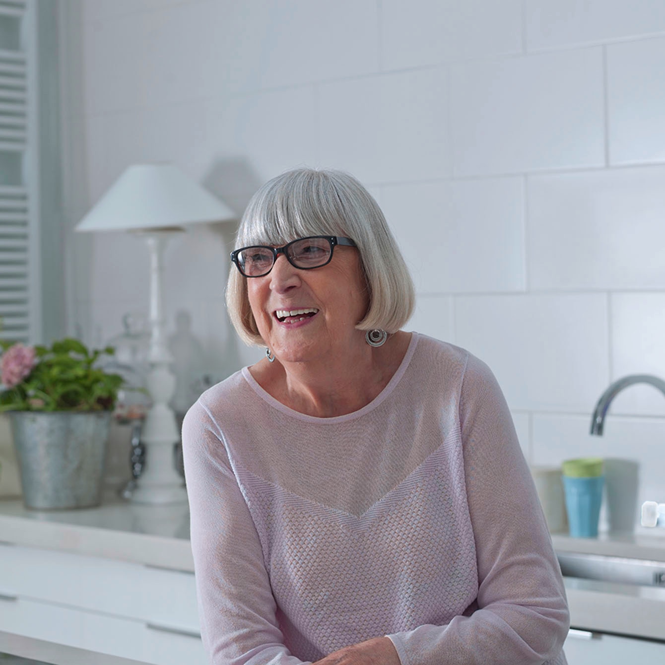 Changing to aluminum free deodorant to save clothes