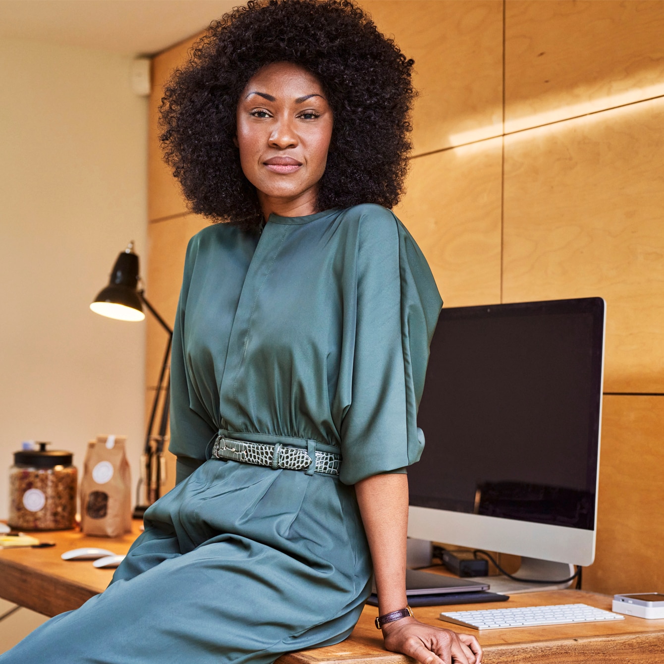 Nuestra investigación: la discriminación por el cabello afroamericano en el lugar de trabajo