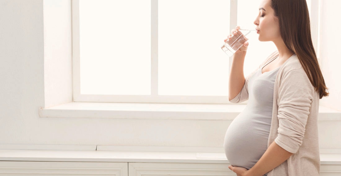 Mẹ bầu cần bổ sung nước và chất điện giải khi bị tiêu chảy