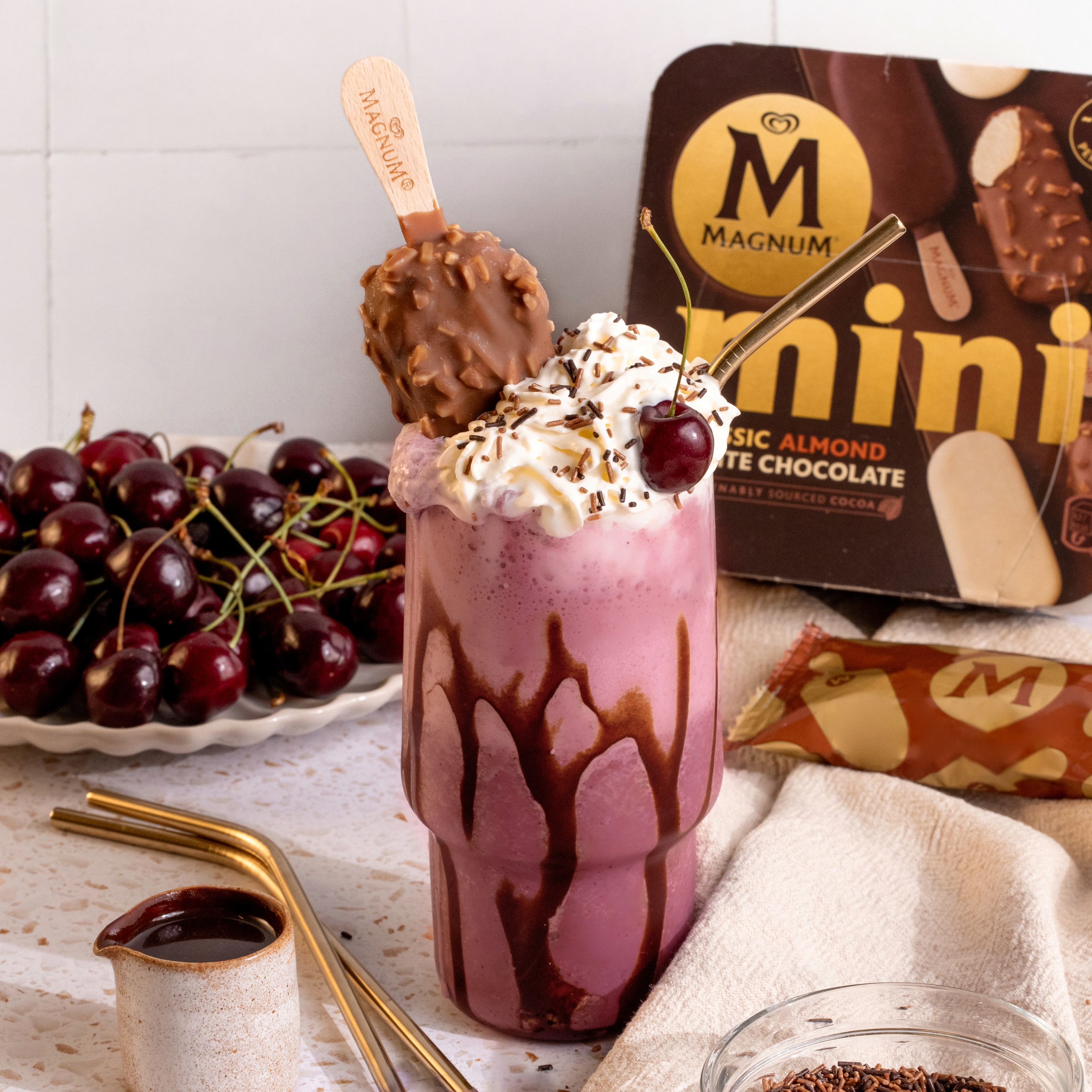 Magnum Mini Almond & Cherry Freakshake