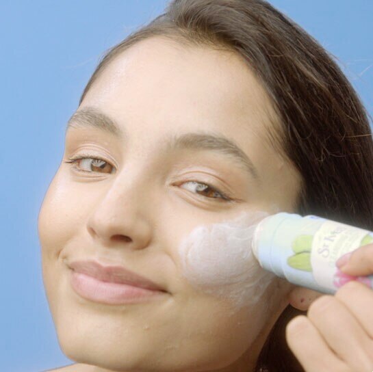 How to use a cleansing stick