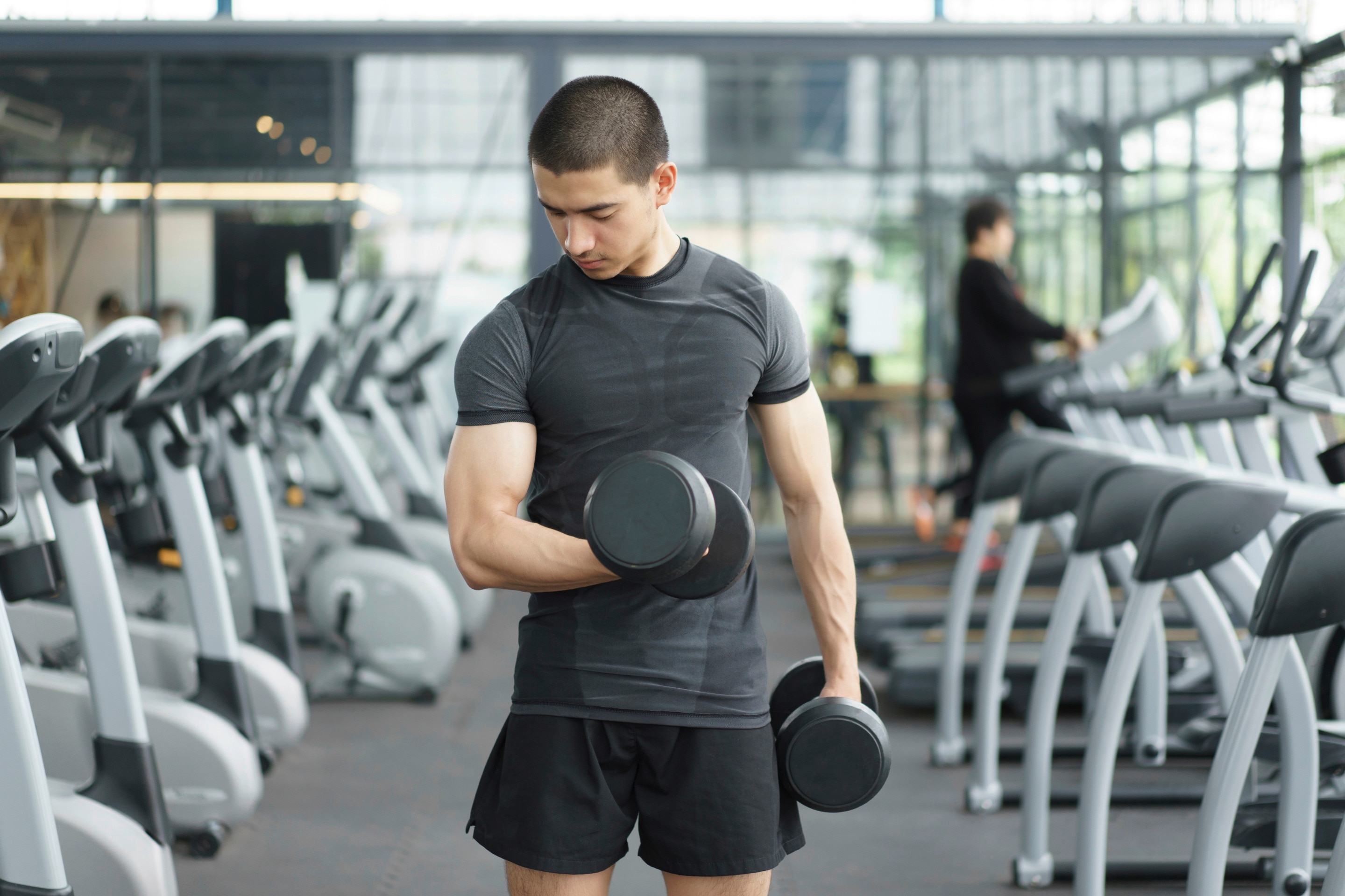 A man lifting weights